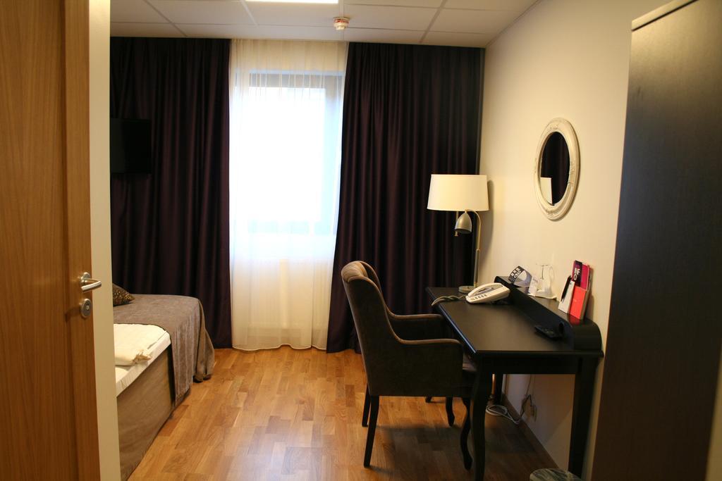 Home Hotel Bristol Arvika község Szoba fotó